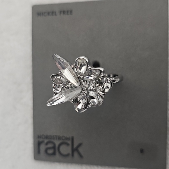 NWT Nordstrom Rack Art Deco Crystal Cocktail Ring Clear Rhodium Size 7 & 8 - Picture 2 of 9